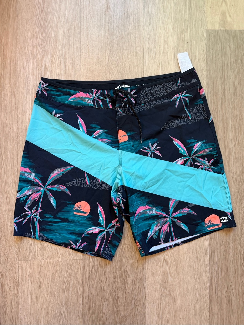 Billabong T Street Airlite Boardshorts Mens Size 34 Tropical Palm Swim Trunks
